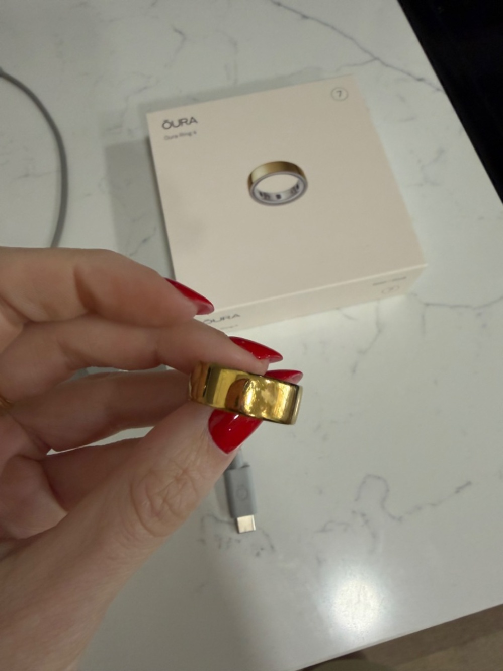Oura Ring 4 - Gold - Size 7 - Picture 4 of 6